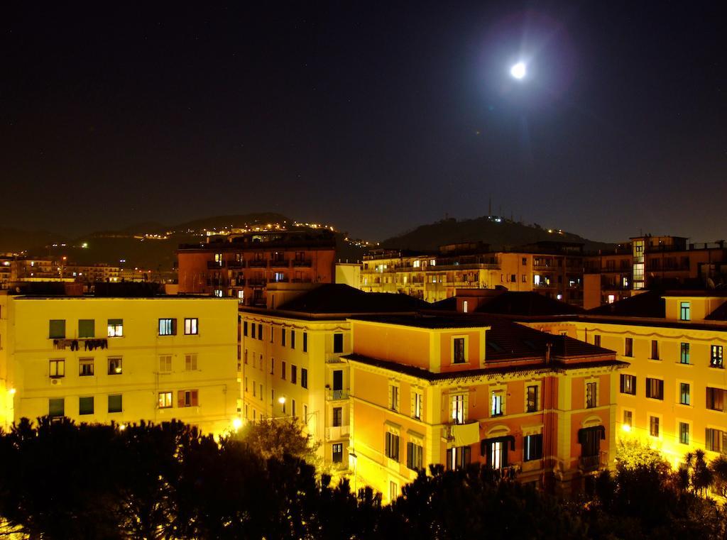 L'Una Di Notte Salerno Exteriör bild